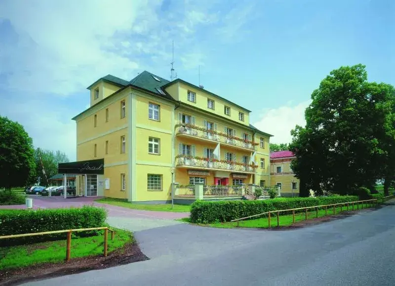 Lázeňský hotel Jirásek, Konstantinovy Lázně Konstantinovy Lázně